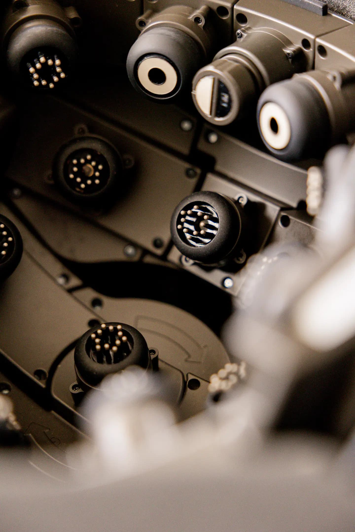 iSyncMe electrode sensor array — precision EEG technology