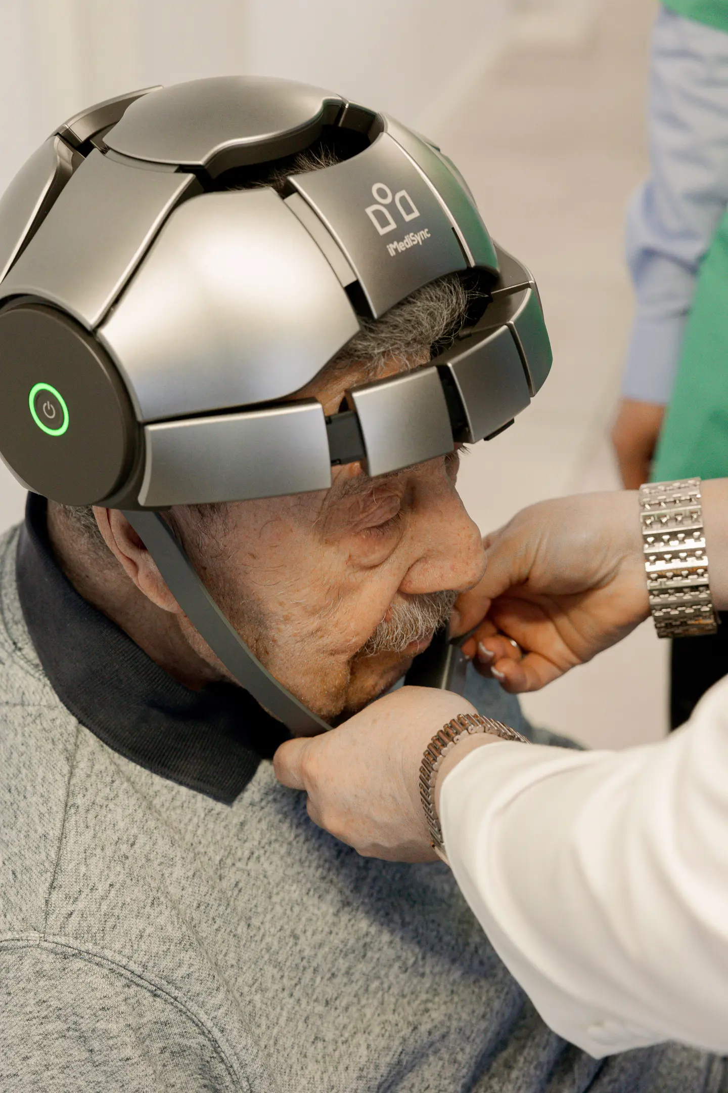 Securing the device straps for comfort and accuracy