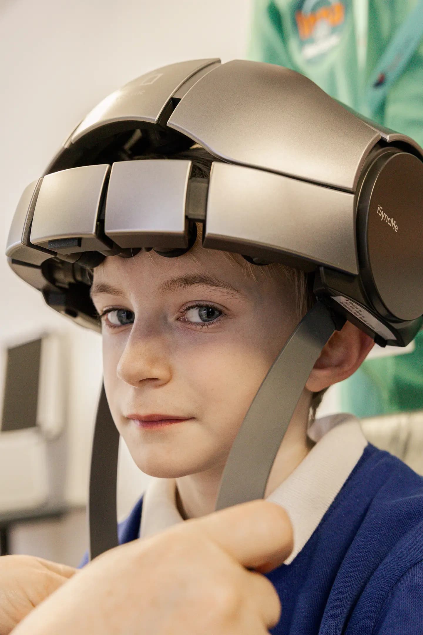 Child during an iSyncMe neurotherapy session at Inna MediSync