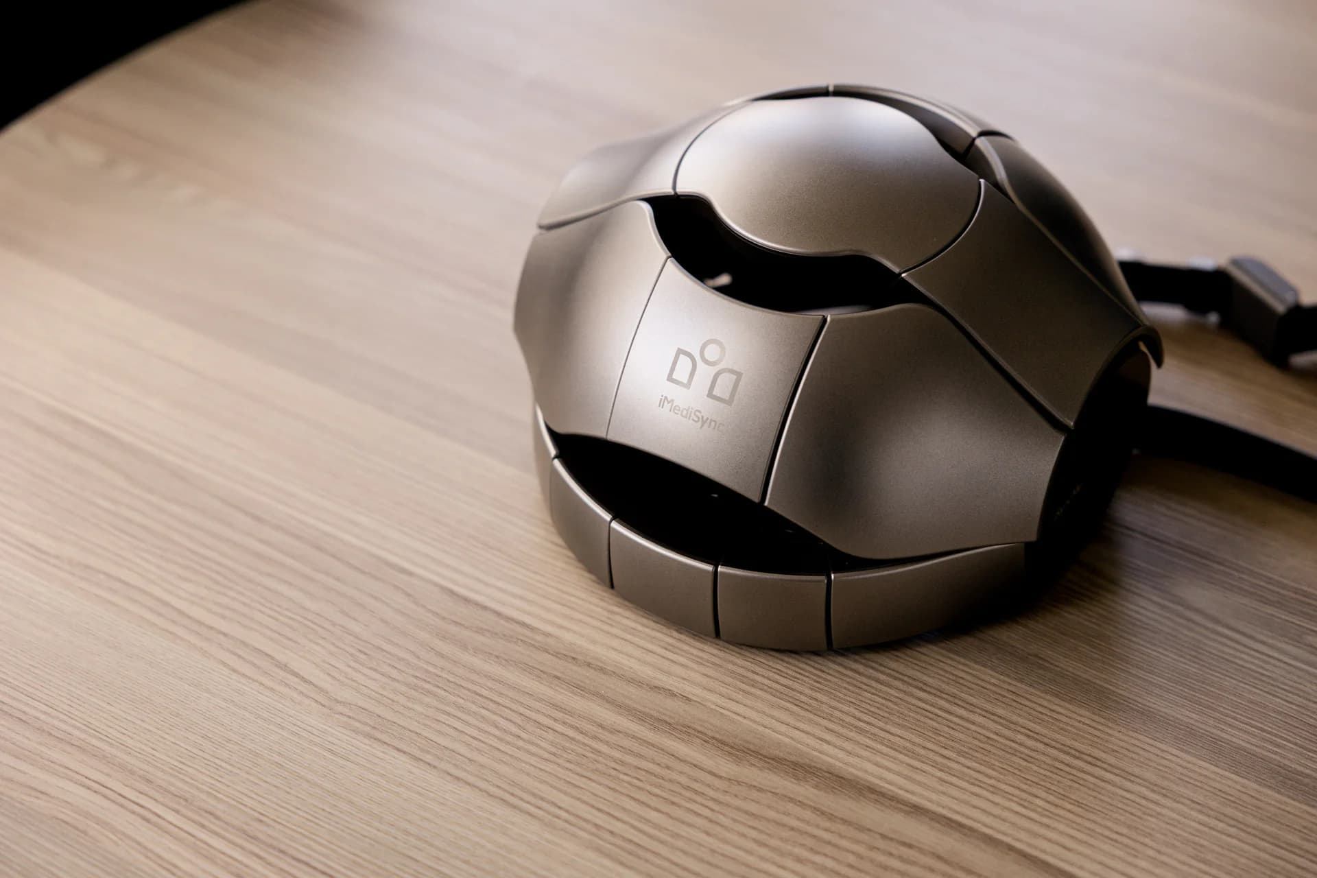 iSyncMe neurotechnology device